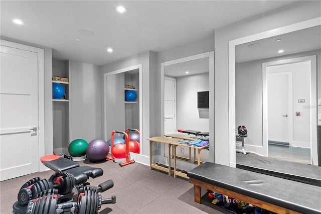 146 4th Ave NE Unit 600, Saint Petersburg, FL 33701 - workout room featuring baseboards and recessed lighting