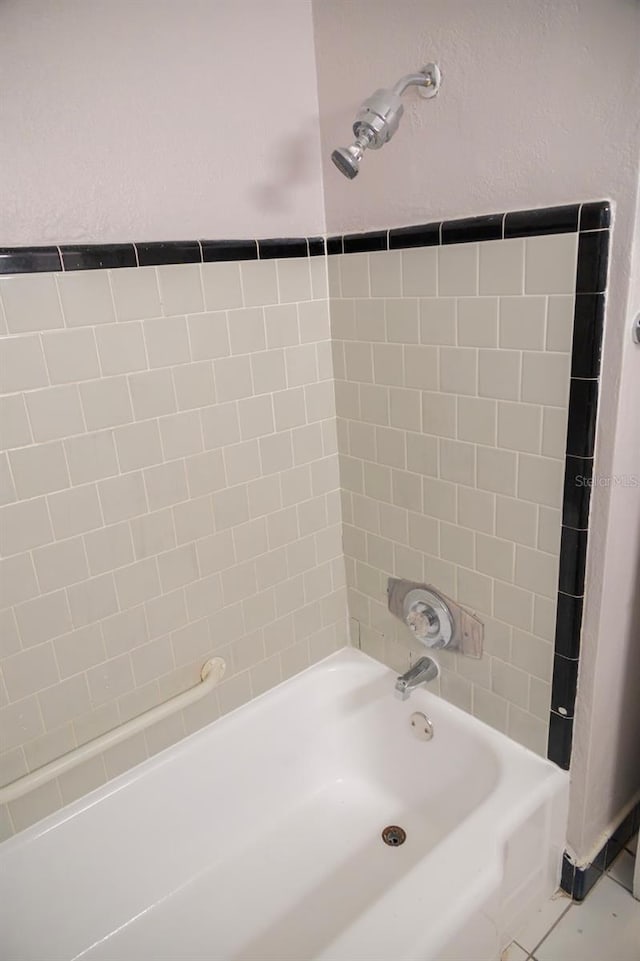 full bath with bathtub / shower combination