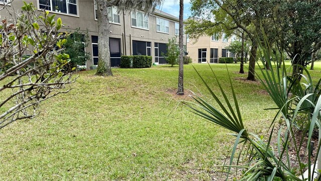 4133 Bismarck Palm Dr, Tampa, FL 33610 - photo 36
