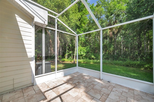 5014 Sterling Manor Dr, Tampa, FL 33647 - view of unfurnished sunroom