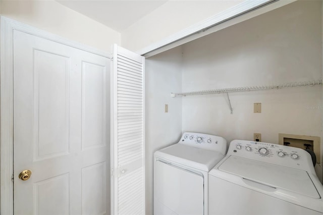 5014 Sterling Manor Dr, Tampa, FL 33647 - laundry room with washing machine and dryer