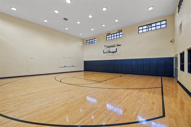 1986 Pelican Landing Blvd Unit 1514, Clearwater, FL 33762 - view of sport court featuring community basketball court and a healthy amount of sunlight
