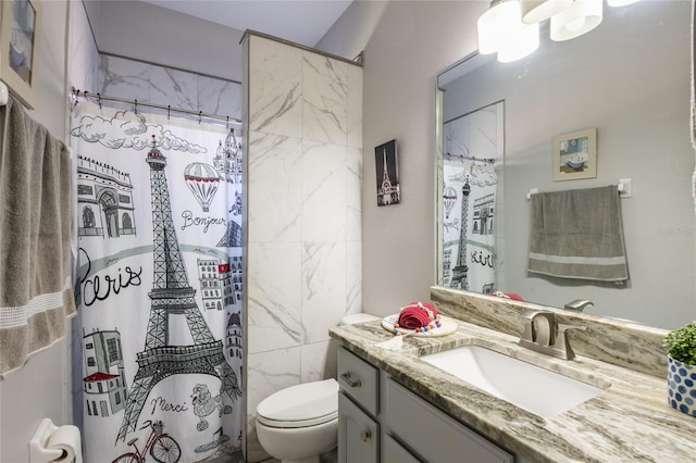 5416 Oxford Manor Cir, Lakeland, FL 33810 - bathroom featuring a shower with shower curtain, toilet, and vanity