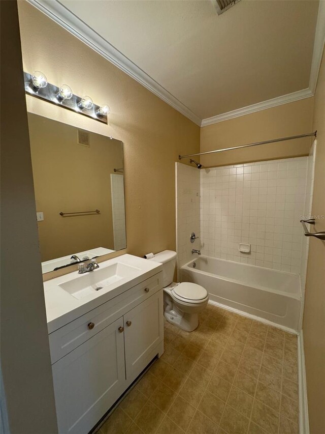 18575 Bridle Club Dr Unit 18575, Tampa, FL 33647 - full bath featuring vanity, toilet, crown molding, and shower / bathing tub combination