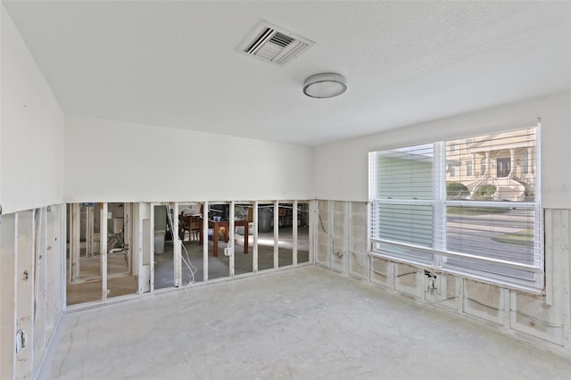 104 Carlyle Cir, Palm Harbor, FL 34683 - view of empty room