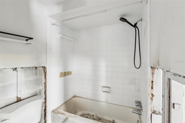 104 Carlyle Cir, Palm Harbor, FL 34683 - bathroom featuring  shower combination