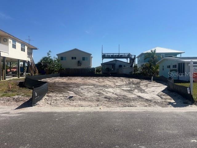 842 180th Ave E, Redington Shores, FL 33708 - view of yard