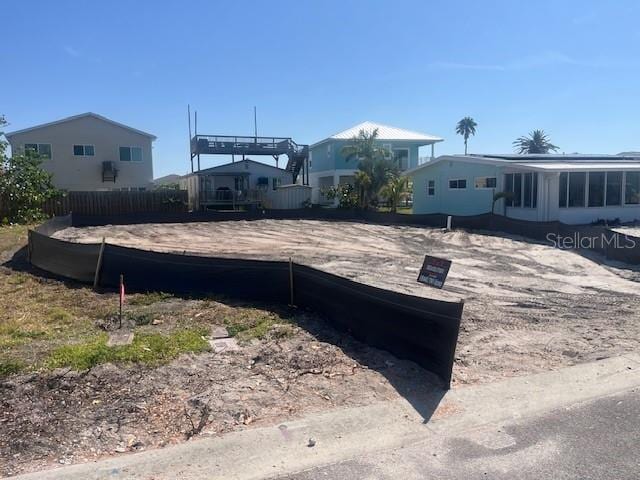 842 180th Ave E, Redington Shores, FL 33708 - view of yard