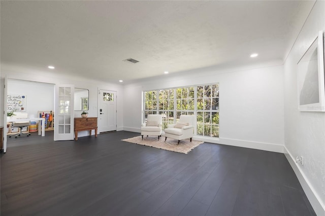 sitting room featuring recessed lighting, baseboards, and visible vents