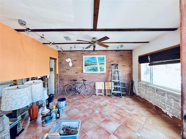 1800 New Hampshire Ave NE, Saint Petersburg, FL 33703 - view of patio with visible vents and ceiling fan