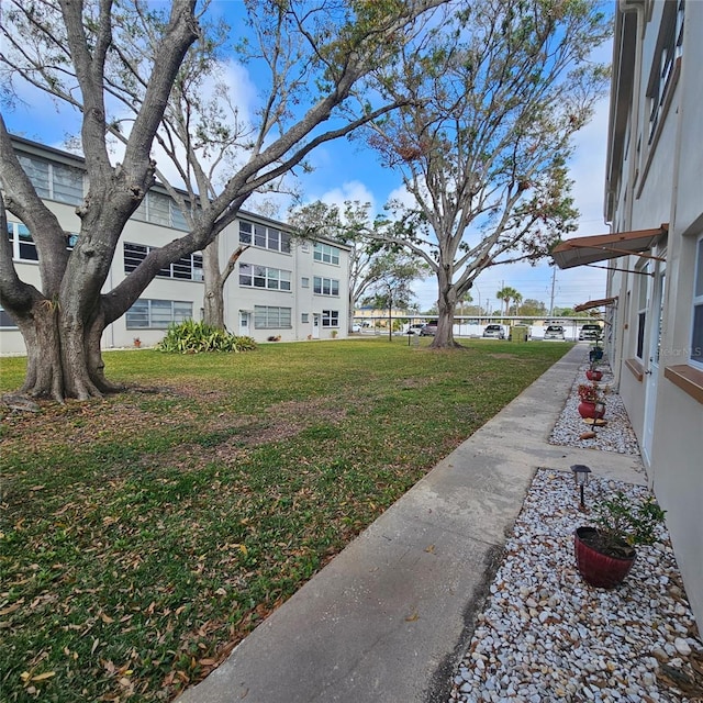 5880 38th Ave N Unit 107, Saint Petersburg, FL 33710 - view of yard