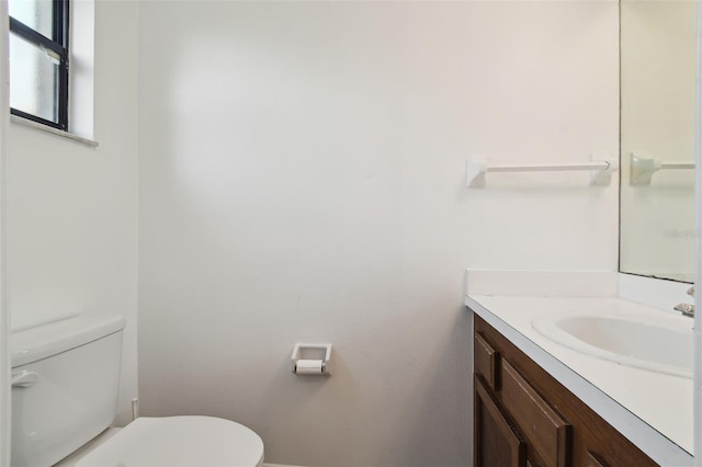 440 Woods Landing Trl, Oldsmar, FL 34677 - half bathroom featuring toilet and vanity
