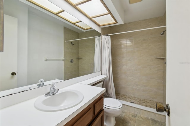 440 Woods Landing Trl, Oldsmar, FL 34677 - full bath with a tile shower, toilet, and vanity