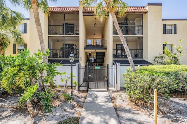 107 S Obrien St Unit 117, Tampa, FL 33609 - view of property featuring fence