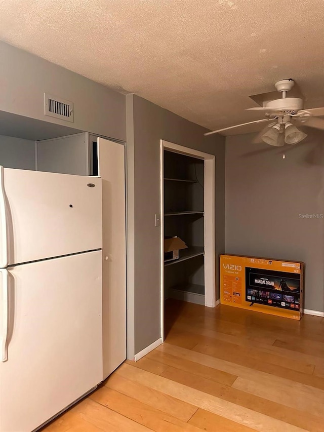 5562 S US-301, Bushnell, FL 33513 - storage area with visible vents