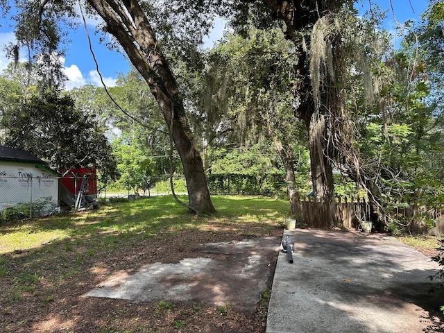 5562 S US-301, Bushnell, FL 33513 - view of yard with fence