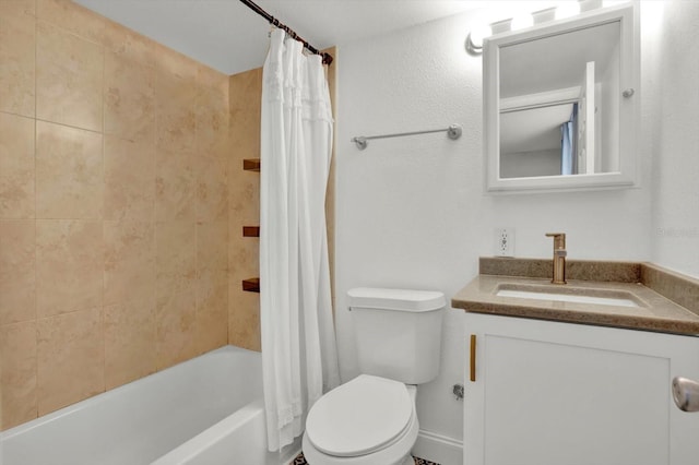 1301 S Howard Ave Unit B24, Tampa, FL 33606 - bathroom featuring toilet, vanity, and shower / bath combo with shower curtain