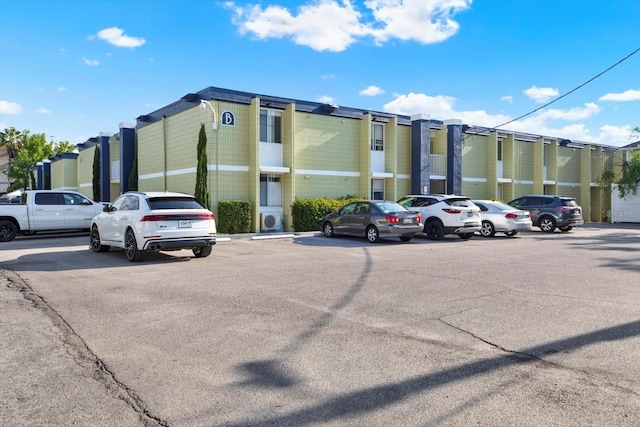 1301 S Howard Ave Unit B24, Tampa, FL 33606 - view of uncovered parking lot