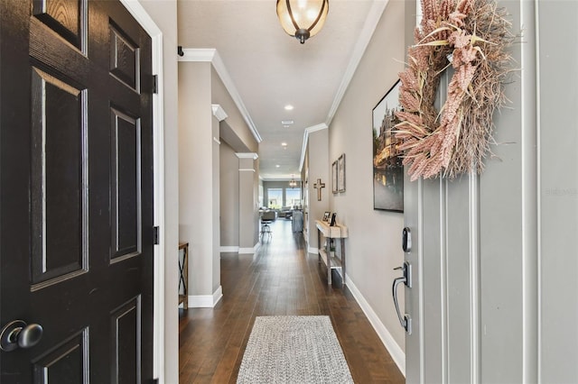 foyer featuring recessed lighting, baseboards, dark wood-style floors, and crown molding