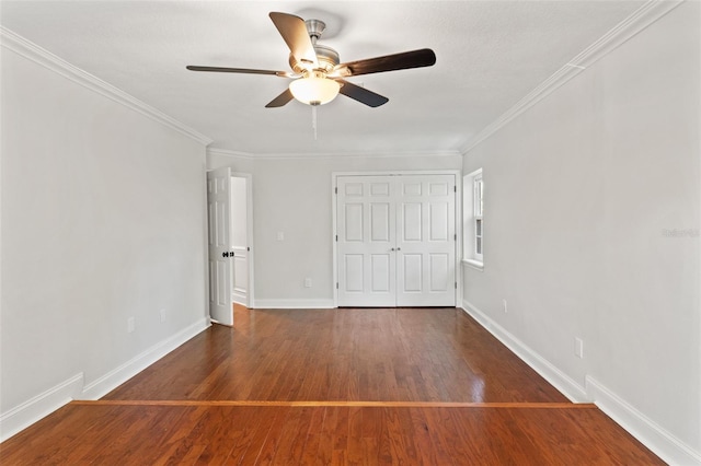 20315 Mid Ct, Lutz, FL 33558 - interior space featuring baseboards, ceiling fan, ornamental molding, and wood finished floors