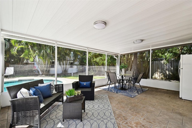 3818 W San Miguel St, Tampa, FL 33629 - sunroom featuring outdoor lounge area