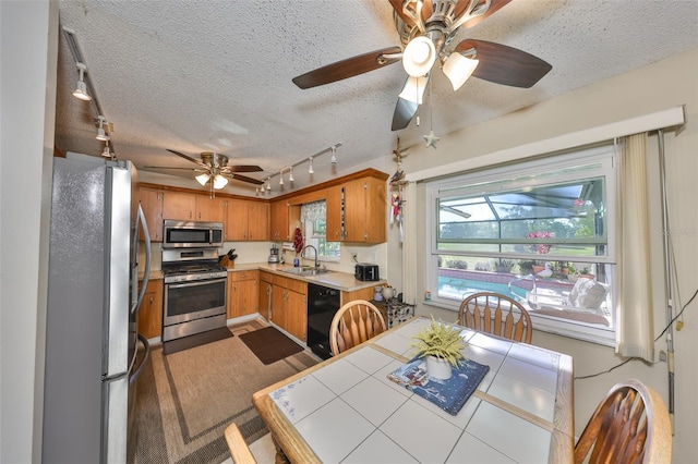 672 Allegheny Dr, Sun City Center, FL 33573 - photo 8