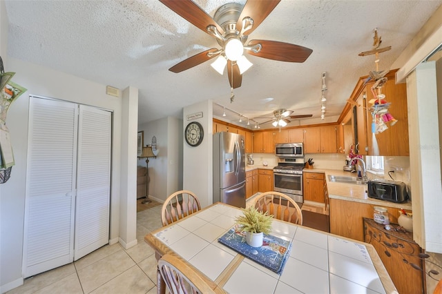 672 Allegheny Dr, Sun City Center, FL 33573 - photo 12