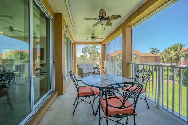 16 Franklin Ct S Unit A, Saint Petersburg, FL 33711 - sunroom with a ceiling fan