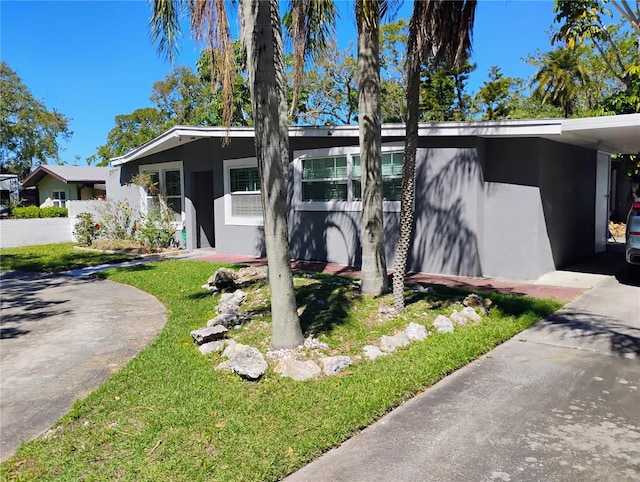 11233 51st Ave N, Saint Petersburg, FL 33708 - mid-century home with stucco siding