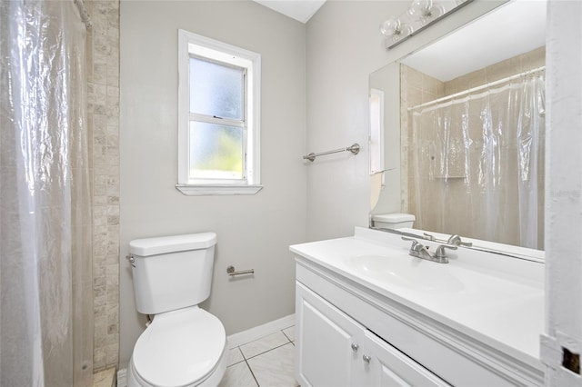 3310 W Swann Ave, Tampa, FL 33609 - bathroom featuring a shower with shower curtain, toilet, vanity, and baseboards
