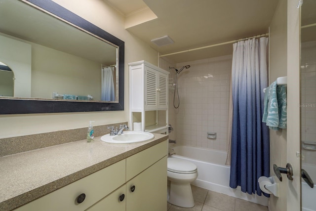 9860 62nd Ter N Unit 1051, Saint Petersburg, FL 33708 - full bathroom featuring toilet, vanity, tile patterned flooring, shower / bath combo with shower curtain, and visible vents