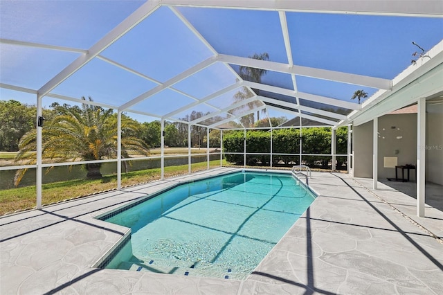 954 Cobblestone Ln, Tarpon Springs, FL 34688 - pool featuring a patio and a lanai