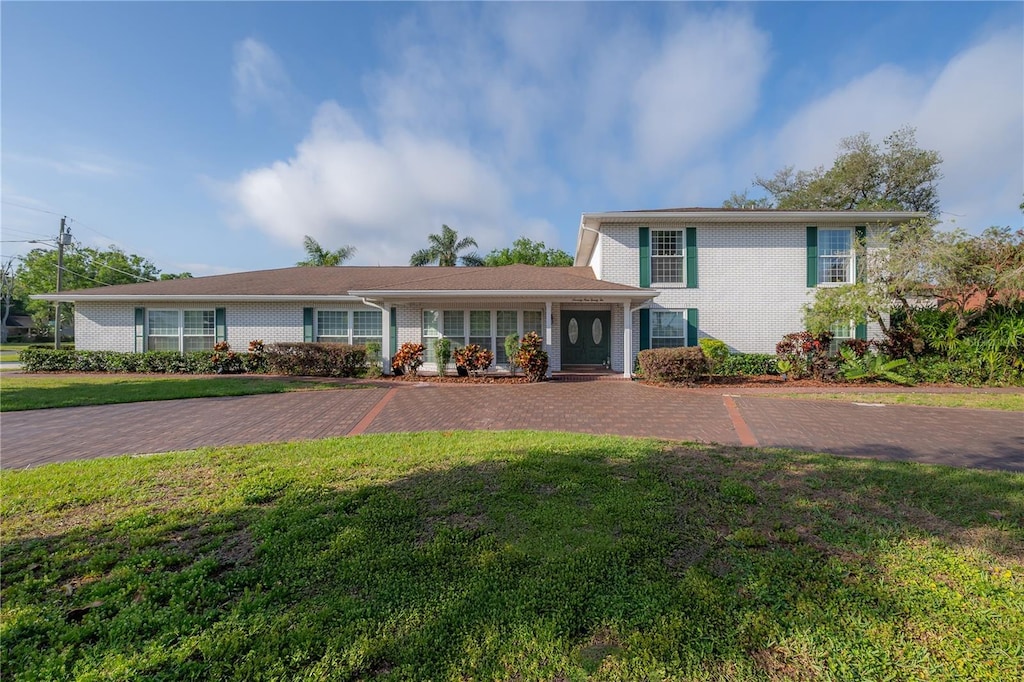 7922 Spring Valley Dr, Tampa, FL 33615 - photo 1