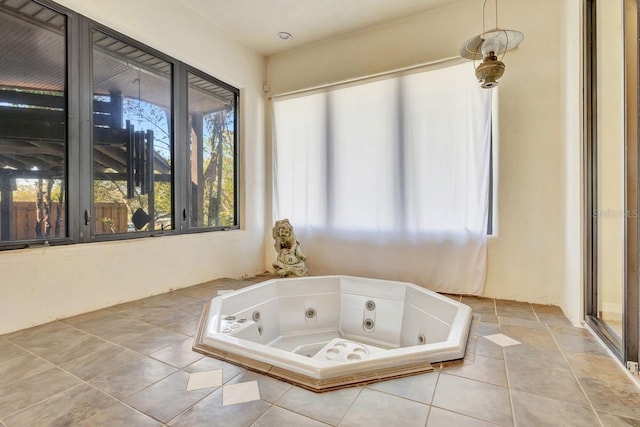 1108 W Charter St, Tampa, FL 33602 - bathroom with a jetted tub and tile patterned flooring
