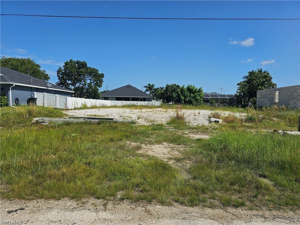 2713 NW 5th Ter, Cape Coral, FL 33993