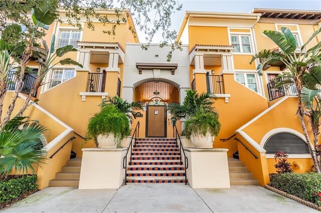 100 4th Ave S Unit 220, Saint Petersburg, FL 33701 - view of front facade with stucco siding