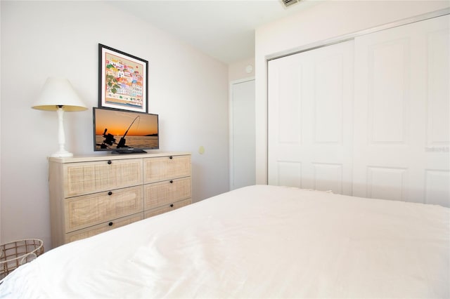 12140 74th St, Largo, FL 33773 - bedroom with a closet and visible vents