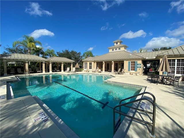 11822 Crawford Parrish Ln, Parrish, FL 34219 - community pool with a gazebo and a patio area