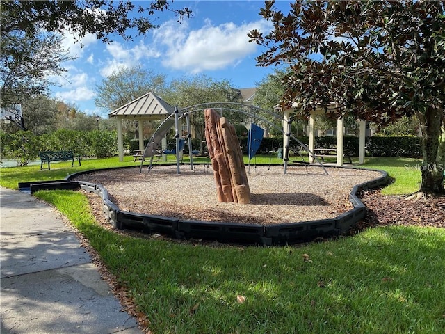 11822 Crawford Parrish Ln, Parrish, FL 34219 - community play area with a lawn