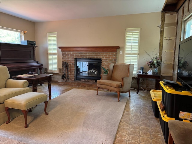 3316 S Shamrock Rd, Tampa, FL 33629 - living area with a fireplace