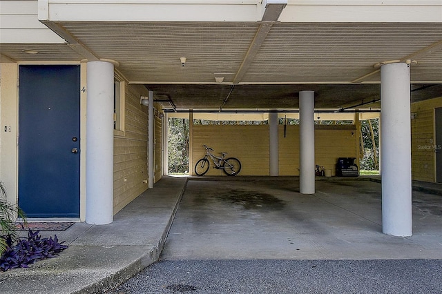 1500 Sunset Rd Unit G4, Tarpon Springs, FL 34689 - view of garage