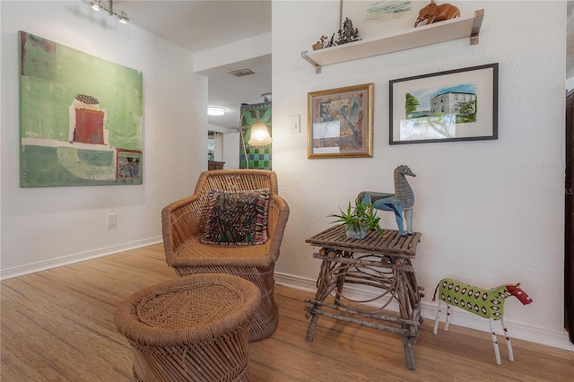 604 W Hilda St, Tampa, FL 33603 - hall featuring wood finished floors and baseboards