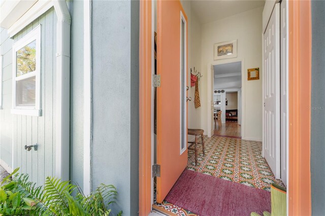 604 W Hilda St, Tampa, FL 33603 - corridor featuring tile patterned floors