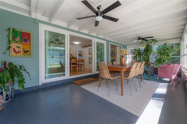 604 W Hilda St, Tampa, FL 33603 - sunroom / solarium with concrete floors and beamed ceiling