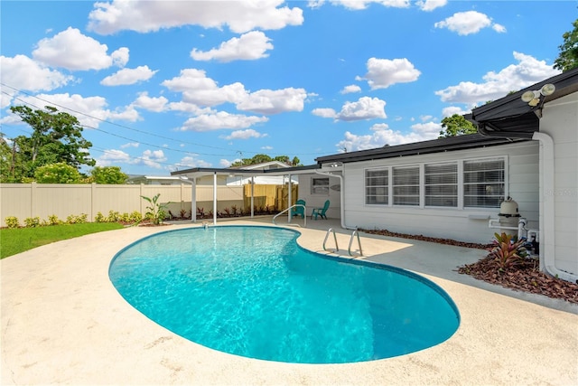 11361 88th Ave, Seminole, FL 33772 - view of swimming pool featuring a patio and a fenced backyard