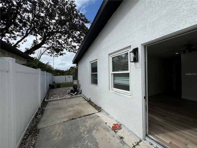 7608 Lakeside Blvd, Tampa, FL 33614 - photo 32