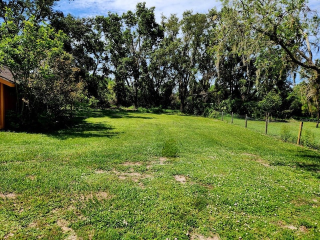 7006 41st Ave E, Bradenton, FL 34208 - view of grassy yard