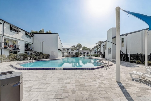 4215 S Semoran Blvd Unit 3, Orlando, FL 32822 - community pool with a patio area