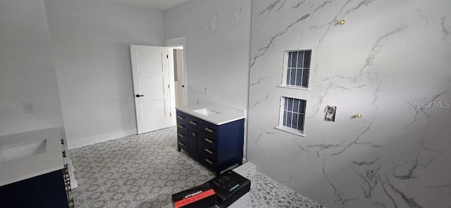 745 31st Ave N, Saint Petersburg, FL 33704 - bathroom featuring vanity