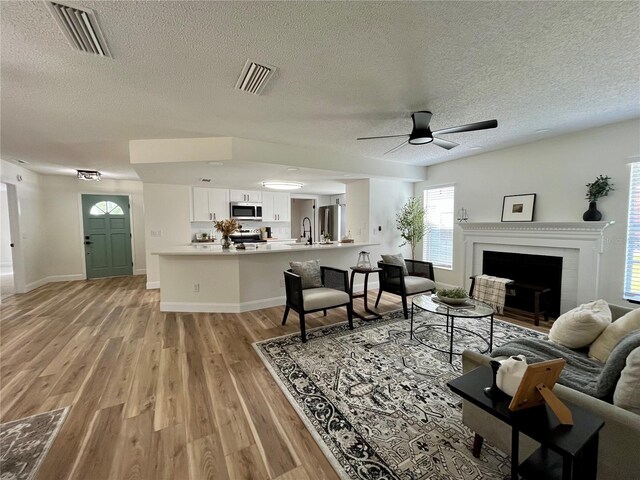10408 N 50th St Unit 1/2, Tampa, FL 33617 - photo 3